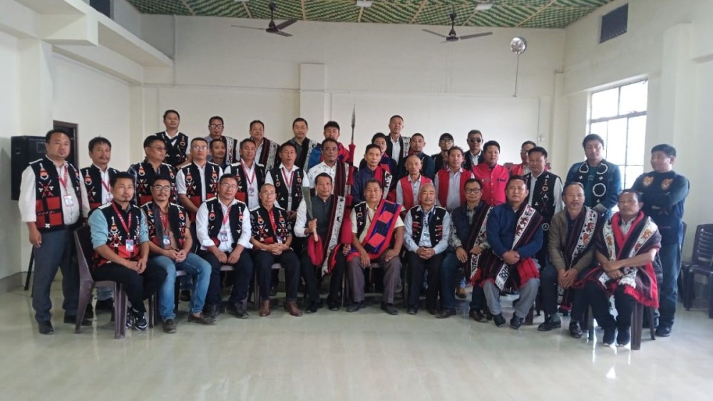 Ao Senden and Chang Khulei Setshang members during the meeting.